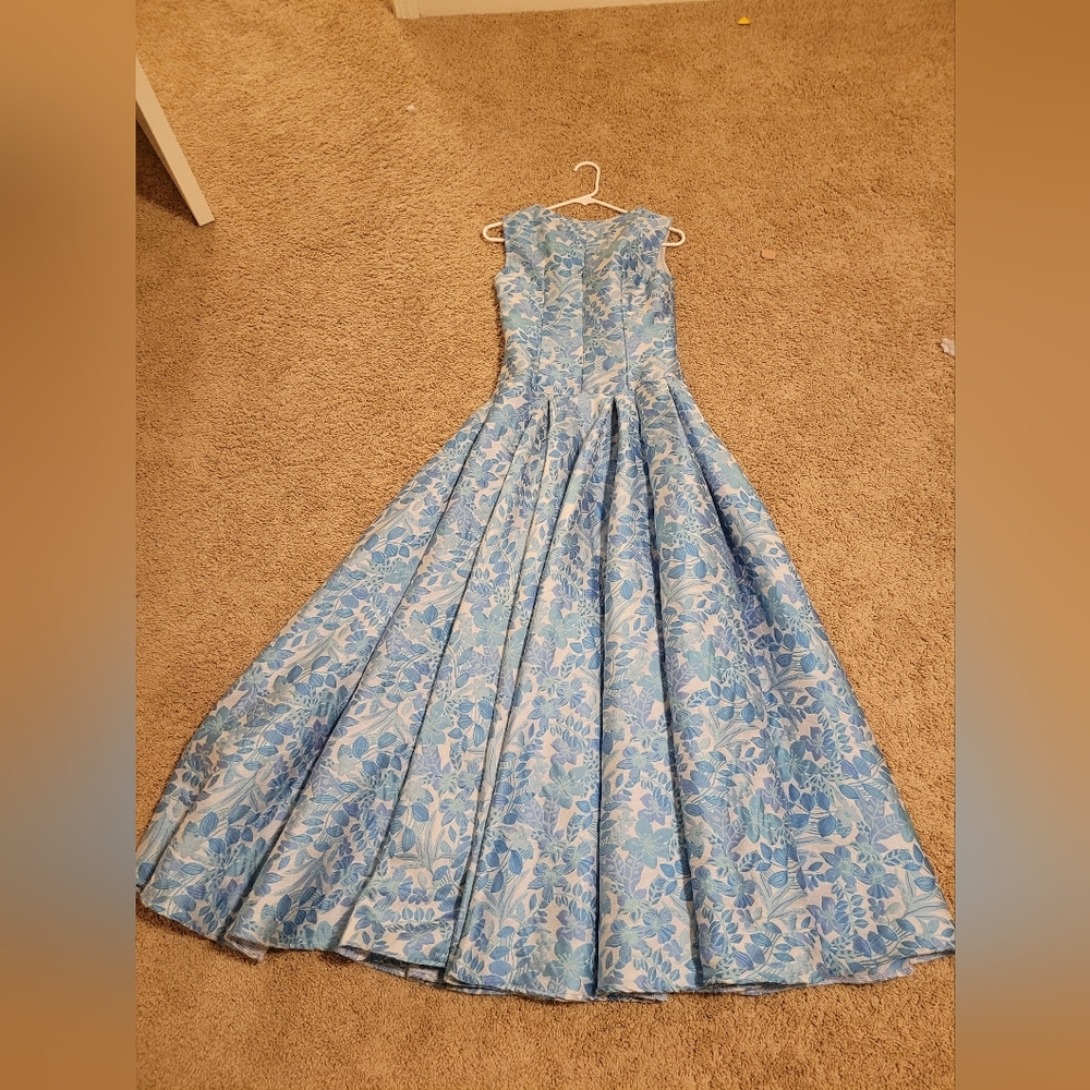 Women's dress